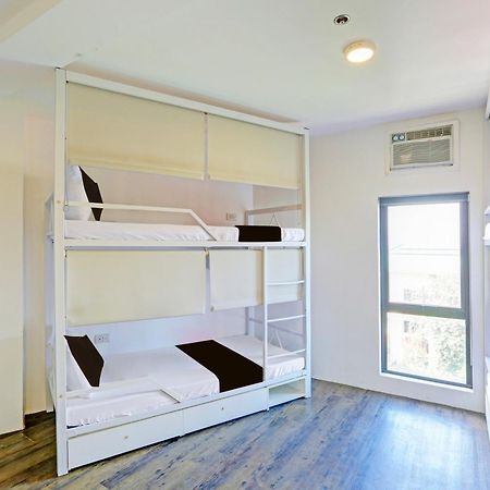 Spot On Hostel ,Taguig Manila Formerly Mytown Hongkong מראה חיצוני תמונה